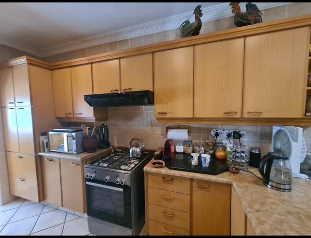 4 BEDROOM TOWNHOUSE FOR SALE IN SHELLY BEACH